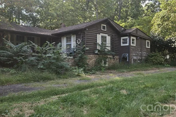 1944 E MAIDEN RD