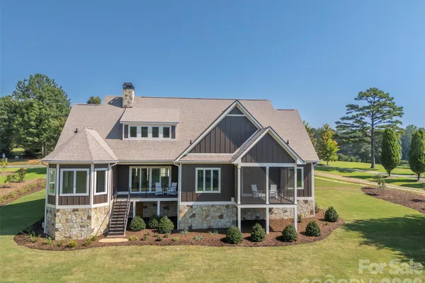 978 MAPLETON LN