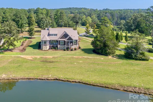 978 MAPLETON LN