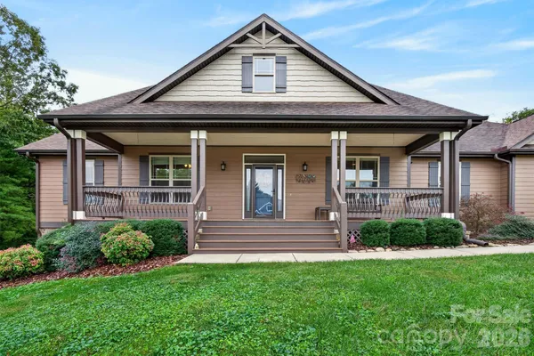 70 KING HEIGHTS DR