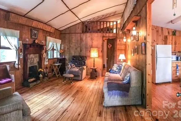 115 SPRING BROOK RD
