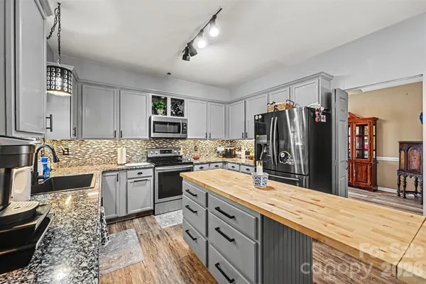 114 S AUDUBON AVE