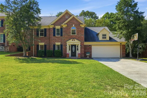717 FREDRICKSBURG RD