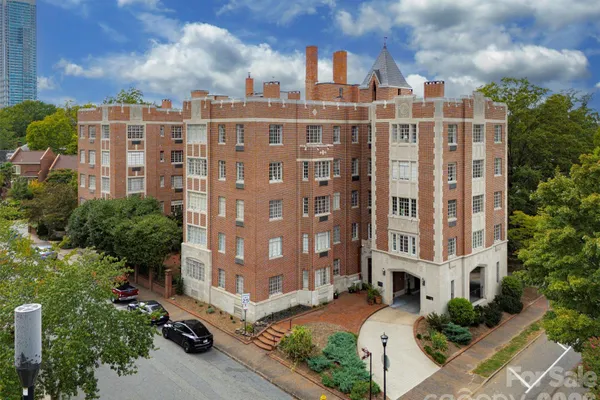 301 W 10TH ST 107