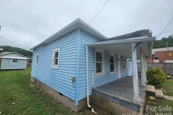 28 CHESTNUT ST