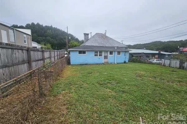 28 CHESTNUT ST