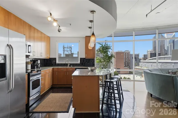 505 E 6TH ST 1201