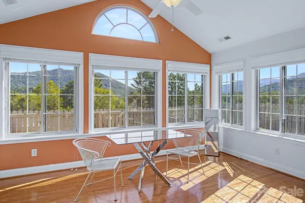 58 OUTLOOK CIR