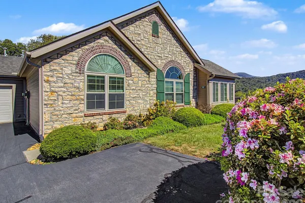 58 OUTLOOK CIR