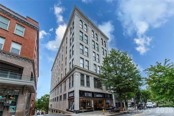 84 W WALNUT ST STE 501
