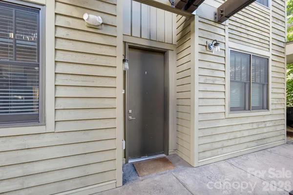 317 E TREMONT AVE 105