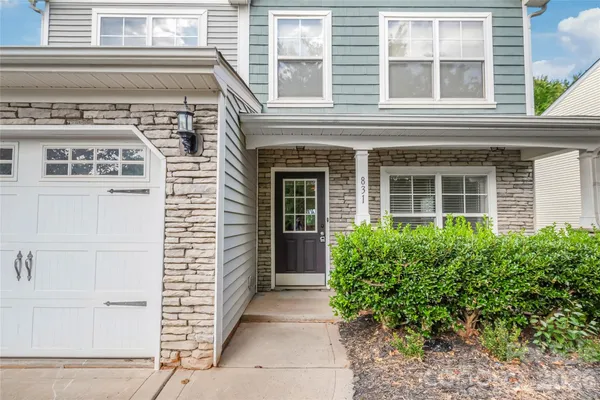831 SINCLAIR DR