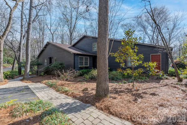 838 BRIDGEWOOD DR
