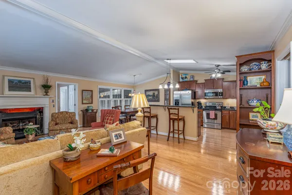 838 BRIDGEWOOD DR