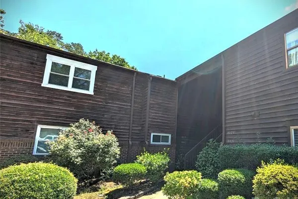 8021 CEDAR GLEN DR