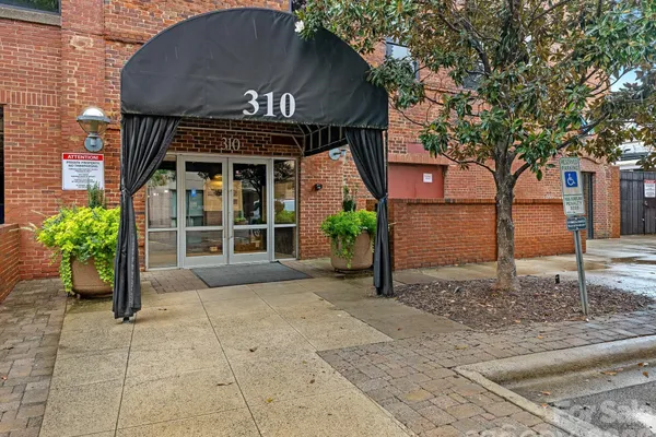 310 ARLINGTON AVE 418