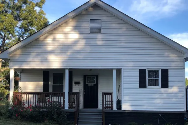 611 S CENTRAL AVE