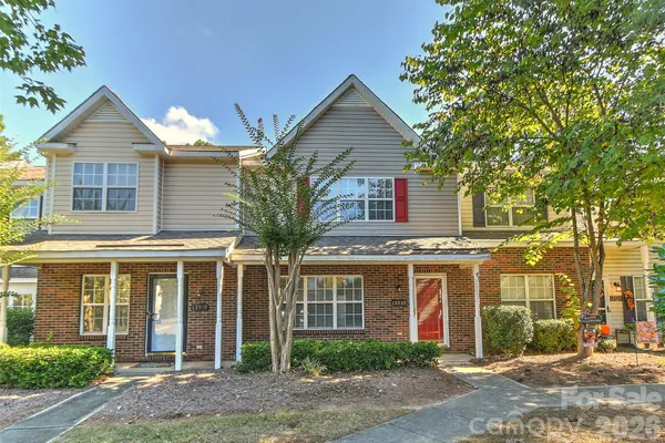 12523 BLUESTEM LN