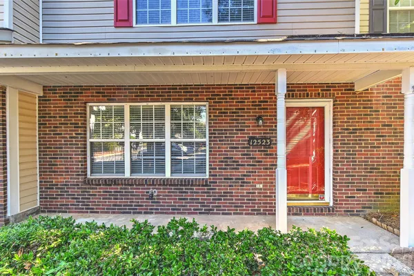 12523 BLUESTEM LN
