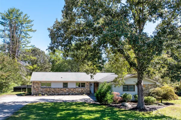 109 N GREENWOOD FOREST DR
