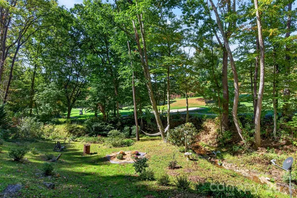 180 DIVOT DR