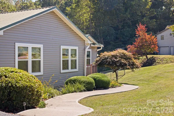 74 RIDGELINE RD