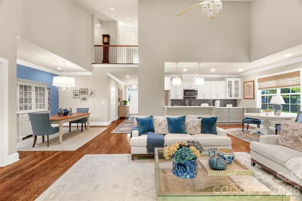 211 TOWNE PLACE DR