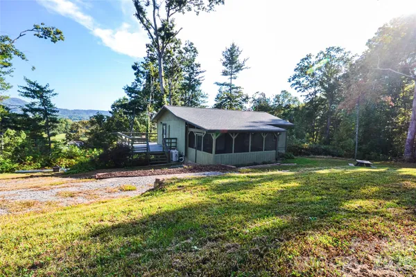 6 MOUNTAIN OAKS DR