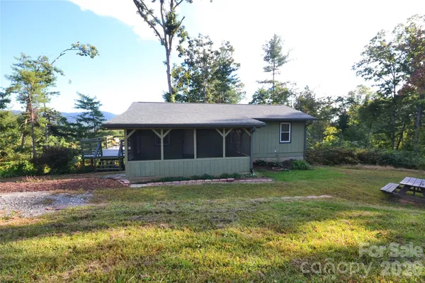 6 MOUNTAIN OAKS DR