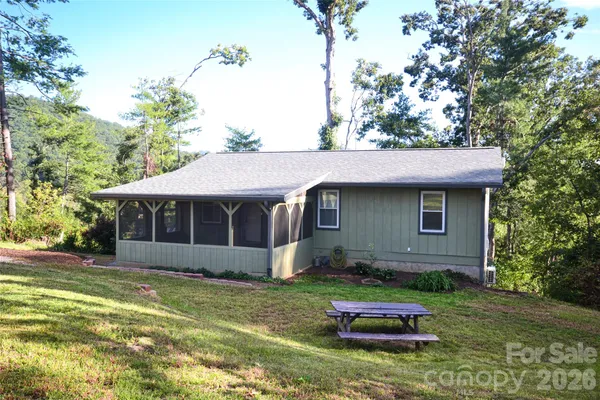 6 MOUNTAIN OAKS DR