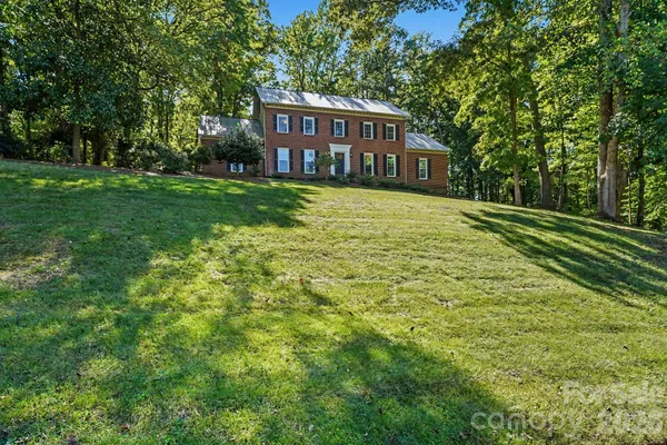 607 ANDERSON AVE