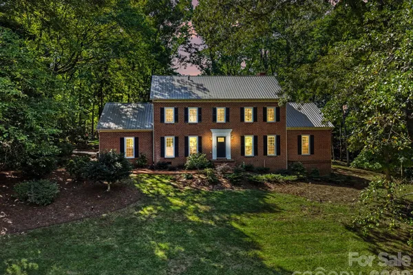 607 ANDERSON AVE
