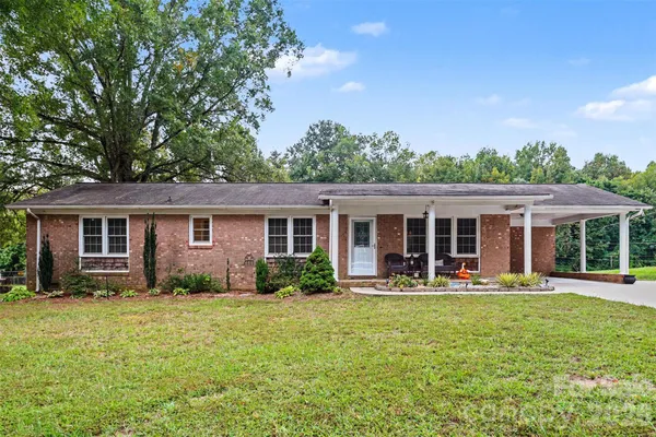 104 TERRACE DR