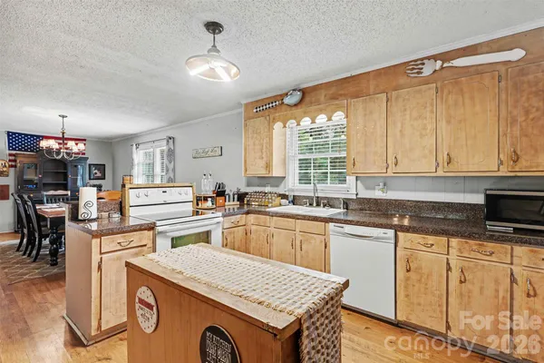 104 TERRACE DR