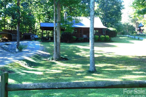 306 CHICKASAW TRL