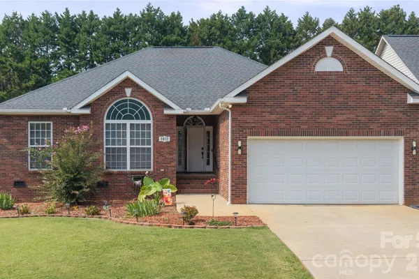 1011 OVERHILL RD