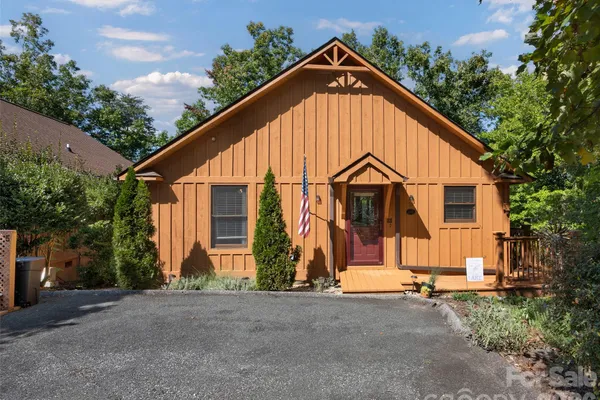 5 CHALET CT