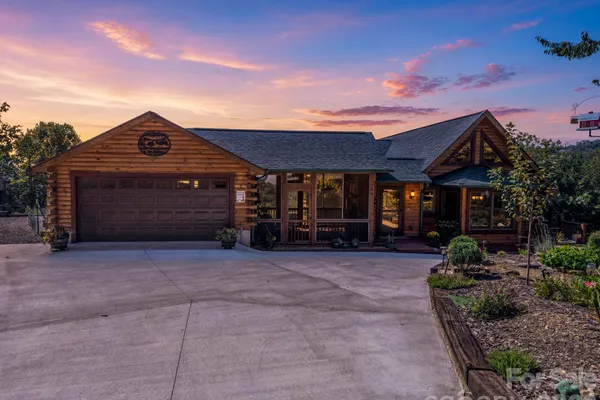 762 VALLEY VIEW DR