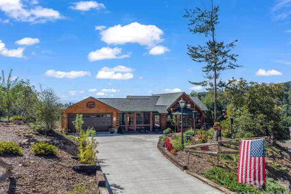 762 VALLEY VIEW DR