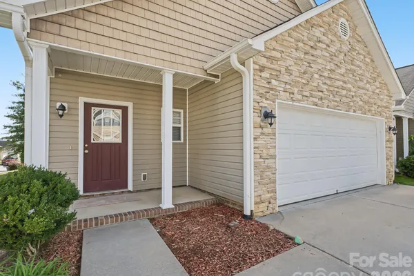 15 CHOWAN DR