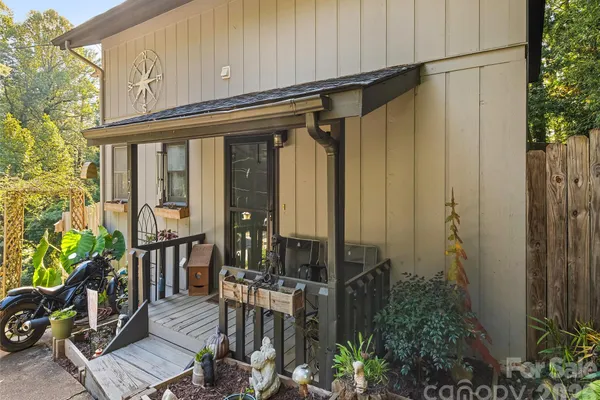 177 FOREST DR