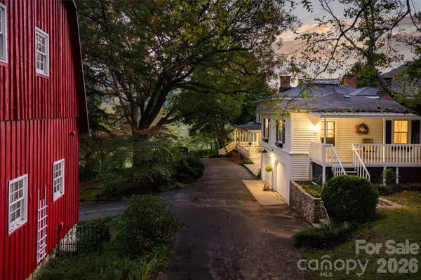 185 COUNTRY CLUB DR