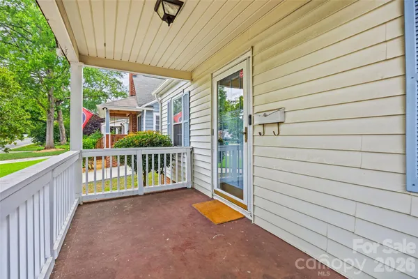 3225 COMMONWEALTH AVE