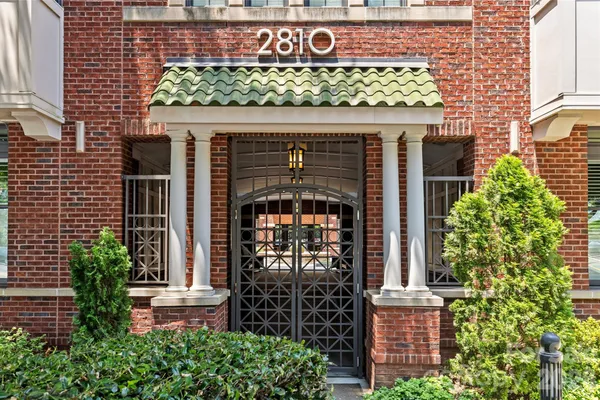 2810 SELWYN AVE 209