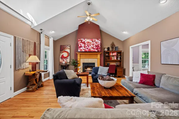 15 HOPE RD