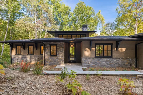 505 BARRINGTON DR