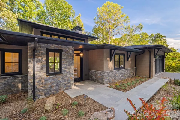 505 BARRINGTON DR