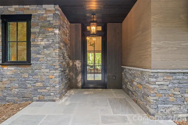 505 BARRINGTON DR