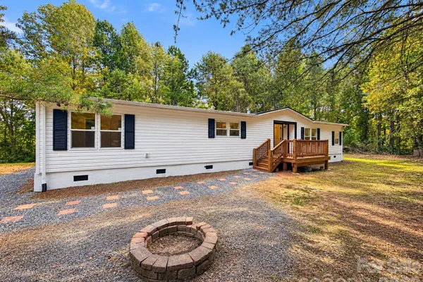 127 PINNACLE HEIGHTS DR