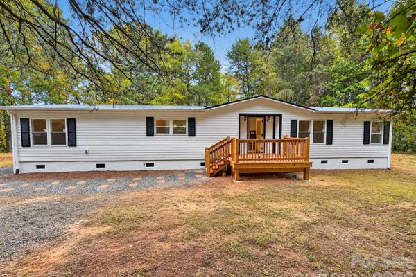 127 PINNACLE HEIGHTS DR
